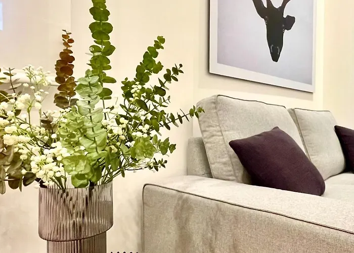 Kpt Homes Isabel Ii * Vigo